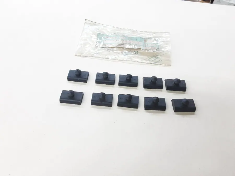 Original Mercedes W108 W111 W113 W116 W123 W124 W126 Gummipuffer NEU A1249870740