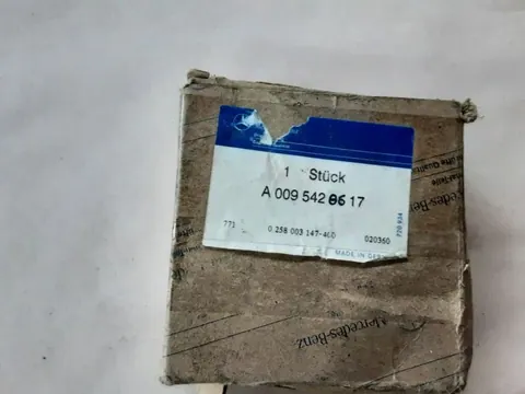 Ansicht 2 von 2: Original Mercedes-Benz W124 W201 W460 W461 Auspuffanlage LAMBDASONDE NEU.A0095428617