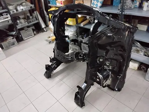 Ansicht 7 von 9: Original Mercedes-Benz W116 S-Klasse Vordere Vorbau Komplett NEU A1166207905