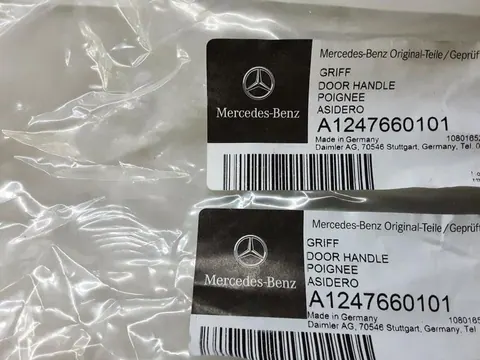 Ansicht 3 von 3: Original Mercedes-Benz W124 E-Klasse Vordertüren Außenngriffe Türgriffe Vorne R+L NEU. A1247660101