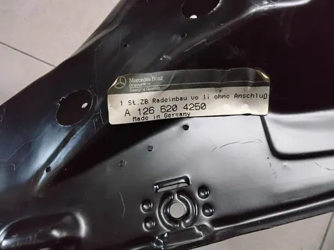 Ansicht 3 von 4: Original Mercedes-Benz W126 S-Klasse VORDERRADHAUS RADHAUS RADEINBAU VORNE R+L NEU A1266204150 + A1266204250
