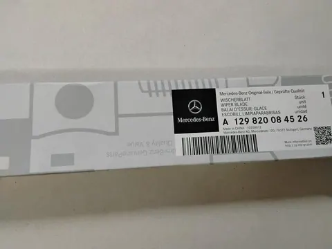Ansicht 2 von 2: Original Mercedes-Benz R129 W129 SL Scheibenwischer Frontscheibenwischer Wischerblatt NEU A1298200845