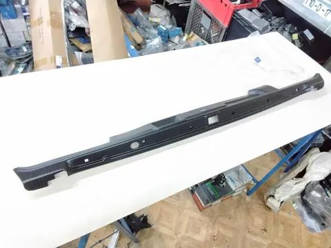 Original Mercedes-Benz R129 W129 SL Heckmittelstück Kofferraum Verkleidung Ladekante Oben NEU A1296901125
