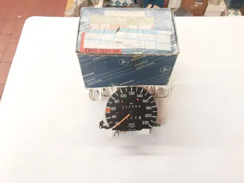 Original Mercedes-Mercedes-Benz W201 190E 5-Gang Kombiinstrument Tachometer Tacho NEU A2015422367