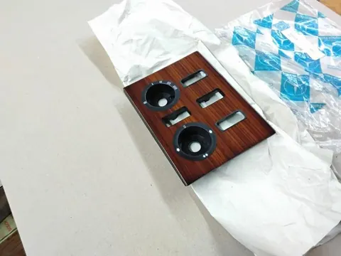 Ansicht 2 von 4: Original Mercedes-Benz W107 SL SLC Mittelkonsole Heizung Holzverkleidung Holzblende ZEBRANO NEU A1076808207