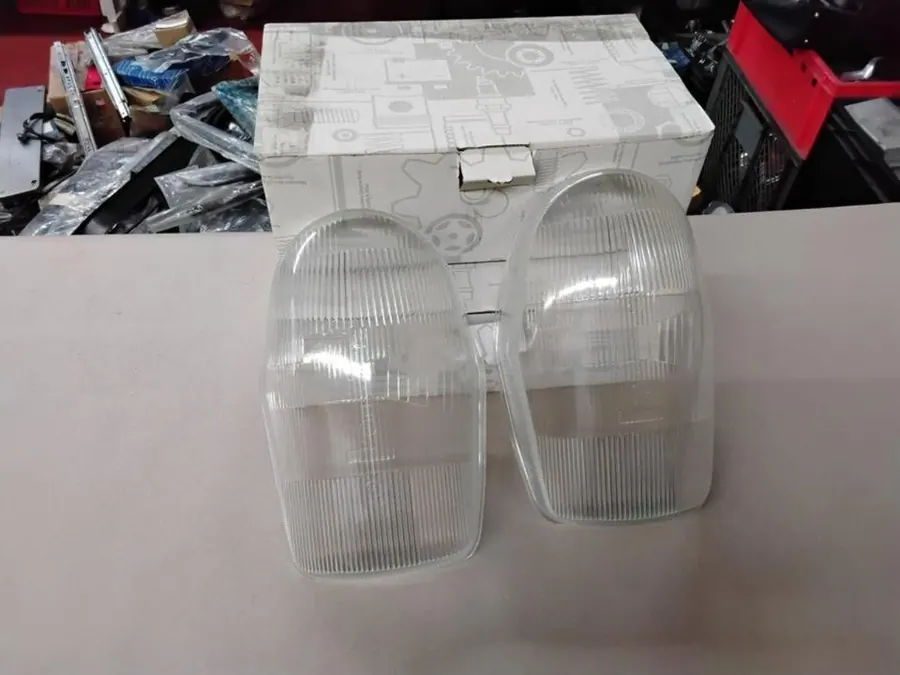 Original Mercedes-Benz W108 W109 W111 W112 BOSCH Streuscheibe Scheinwerferglas R+L NEU A1088260190