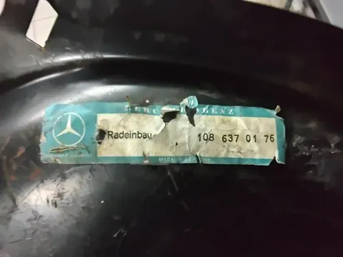 Ansicht 2 von 2: Original Mercedes-Benz W108 W109 S-Klasse RADEINBAU Hinten Außen Links NEU A1086370176