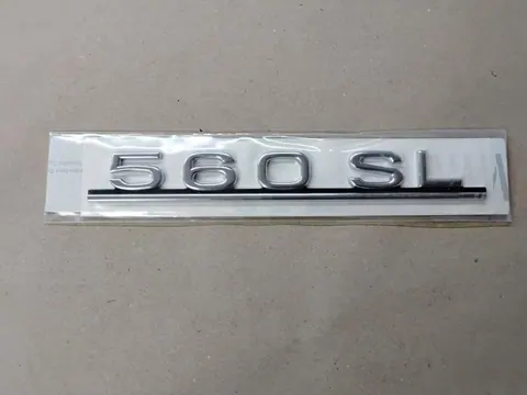 Original Mercedes-Benz W107 Cabrio 560SL Emblem Typenzeichen Typenschild NEU A1078171415