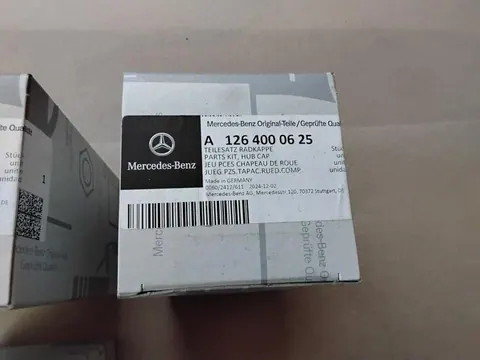 Ansicht 3 von 3: Original Mercedes-Benz W107 SL SLC W126 S-Klasse Alufelgen RADDECKEL TEILESATZ V+H NEU A1264000625