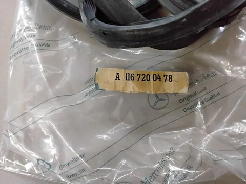 Ansicht 2 von 2: Original Mercedes-Benz W116 S-Klasse SE/SEL Türdichtung Abdichtrahmen Vorne Rechts NEU A1167200478