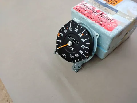 Ansicht 2 von 4: Original Mercedes W107 SL SLC, W116 S-Klasse 280SL/SLC/SE/SEL Kombiinstrument Tachometer Tacho NEU A0085428506