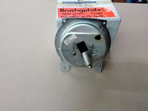 Ansicht 3 von 4: Original Mercedes W107 SL SLC, W116 S-Klasse 280SL/SLC/SE/SEL Kombiinstrument Tachometer Tacho NEU A0085428506