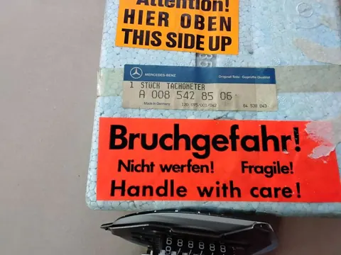 Ansicht 4 von 4: Original Mercedes W107 SL SLC, W116 S-Klasse 280SL/SLC/SE/SEL Kombiinstrument Tachometer Tacho NEU A0085428506
