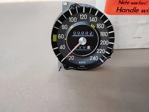 Ansicht 2 von 4: Original Mercedes-Benz W108 W109 S-Klasse 3.69 Kombiinstrument Tachometer Tacho NEU... A0065429406