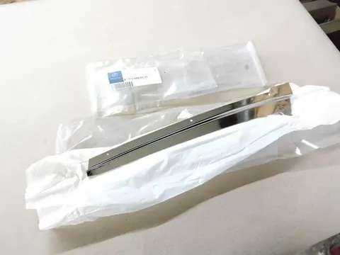 Ansicht 2 von 3: Original Mercedes-Benz W111 Cabrio CHROM A-Säule Verkleidung Windschutzscheibe Links NEU A1116888339