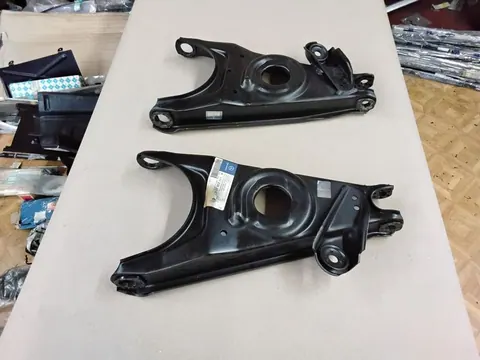 Ansicht 2 von 4: Original Mercedes-Benz W108 W110 W111 W113 QUERLENKER Vorne R+L NEU... A1113302907 + A1113303007