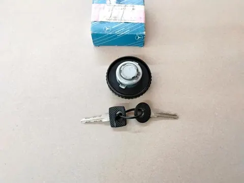 Ansicht 2 von 3: Original Mercedes-Benz W107 W114 W115 W116 W123 W201 Abschließbare Tankdeckel + Schlüssel NEU A1234710030