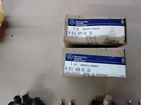 Ansicht 3 von 3: Original Mercedes-Benz W461 G-Klasse Hinterachse Radzylinder Radbremszylinder R+L NEU A0114200118