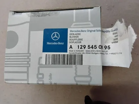 Ansicht 3 von 3: Original Mercedes-Benz R129 W129 SL Gebläse Gebläsemotor Gerätekasten NEU A1295450095