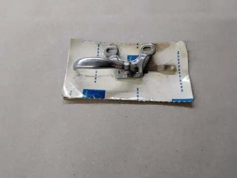 Ansicht 2 von 3: Original Mercedes-Benz W110 W111 W112 CHROM Türoffner Innenbetätigung Vorne Links NEU A1107601161